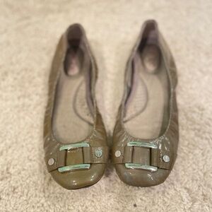 Me Too leather flats